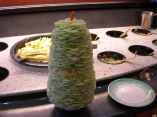 Illustration for article titled How Chinese Ingenuity Destroyed Salad Bars at Pizza Hut